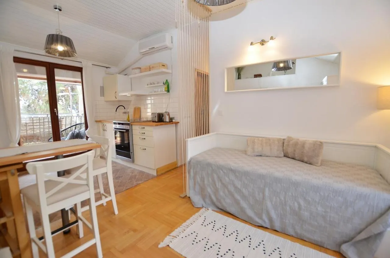 Ferri Apartment Ρόβινι