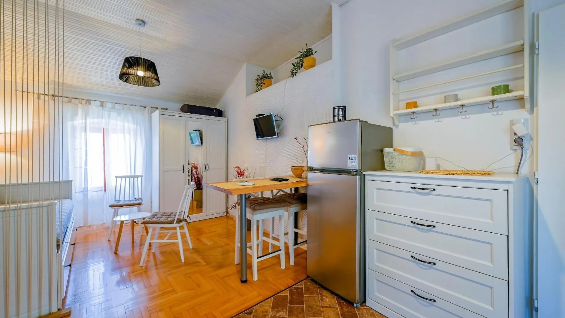 Ferri Apartment Ρόβινι 0*,